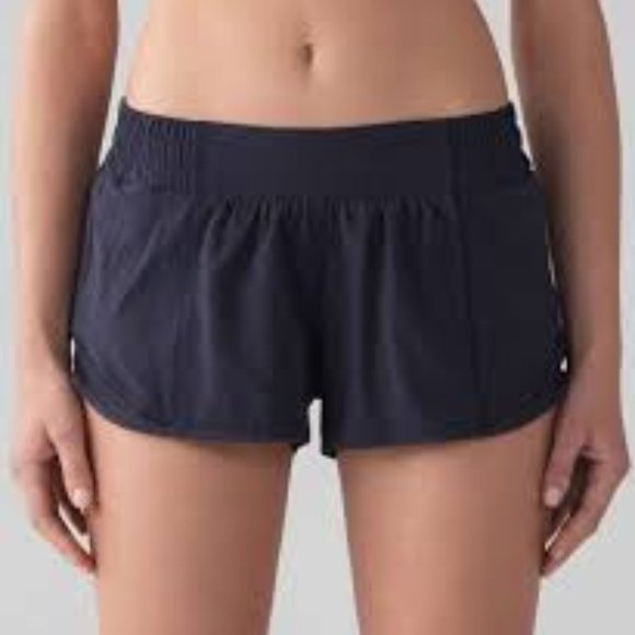lululemon athletica Pants - Lululemon Hotty Hot Short II 2.5"